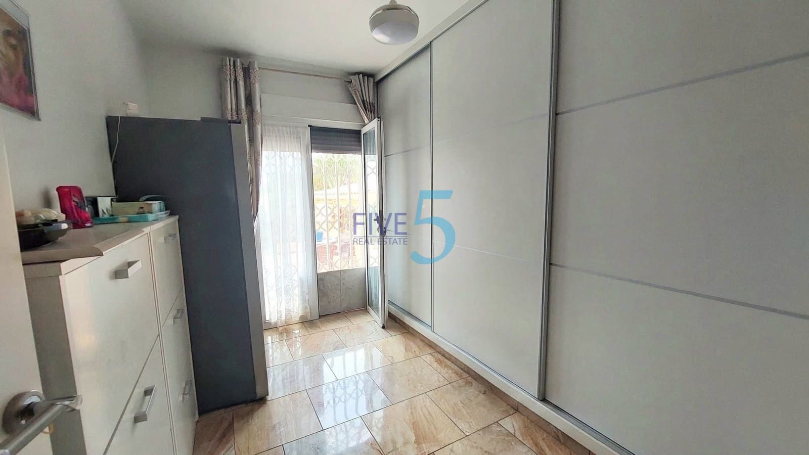 3 soverom Villa til salgs i Torrevieja med svømmebasseng garasje - € 309 500 (Ref: 10004749)