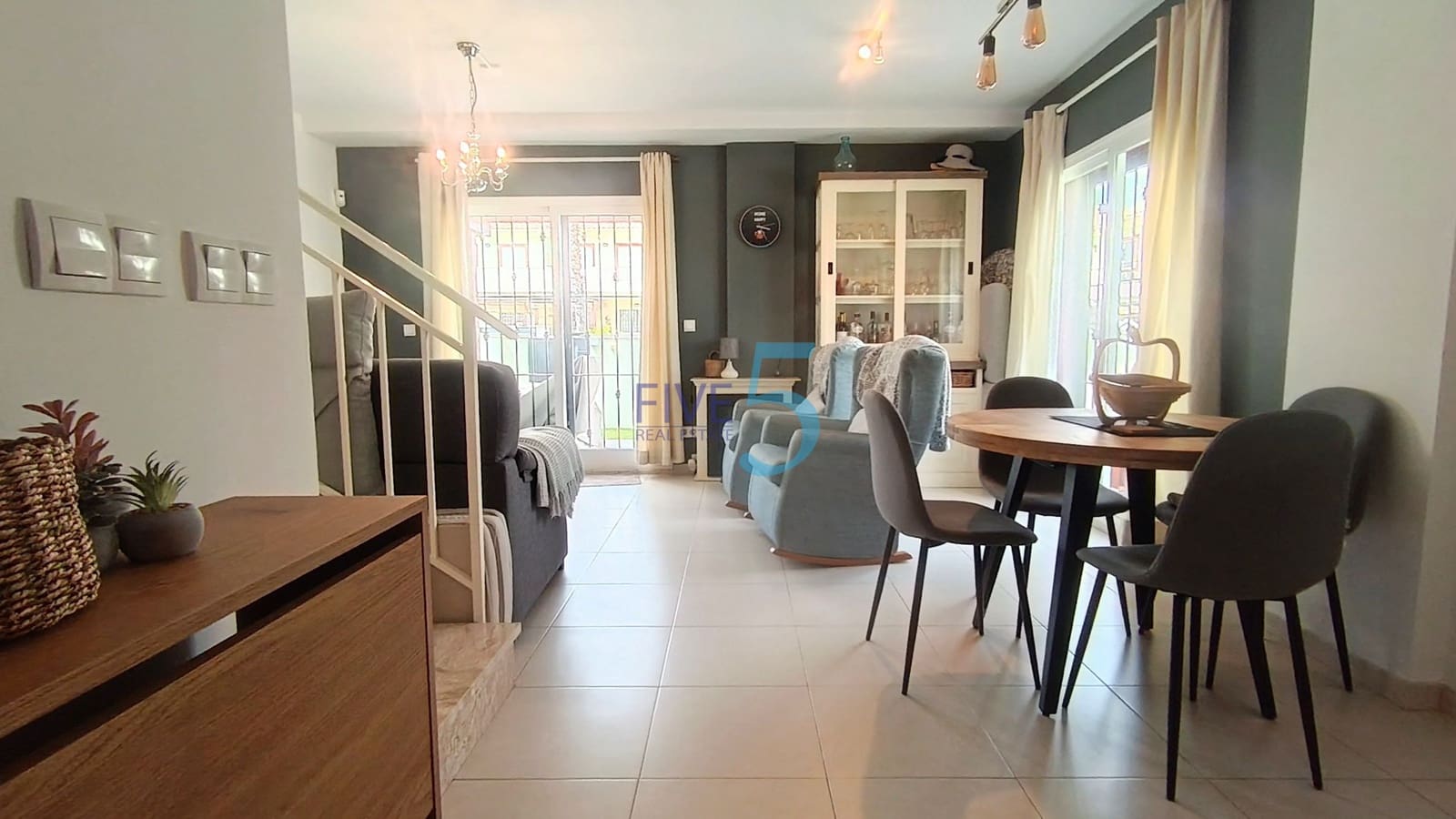 Chalet de 3 habitaciones en Ciudad Quesada en venta con piscina - 265.000 € (Ref: 10008041)