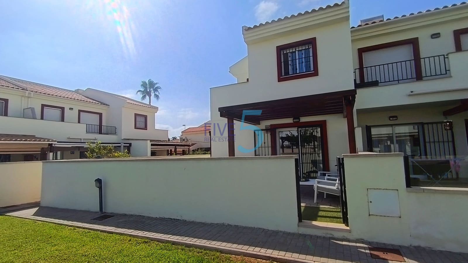 Chalet de 3 habitaciones en Ciudad Quesada en venta con piscina - 265.000 € (Ref: 10008041)