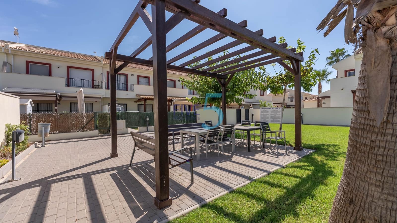 3 soverom Villa til salgs i Ciudad Quesada med svømmebasseng garasje - € 265 000 (Ref: 10008041)