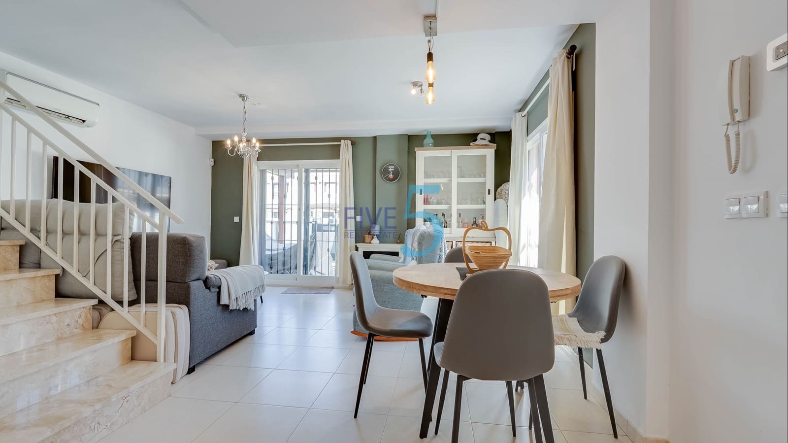 3 soverom Villa til salgs i Ciudad Quesada med svømmebasseng garasje - € 265 000 (Ref: 10008041)
