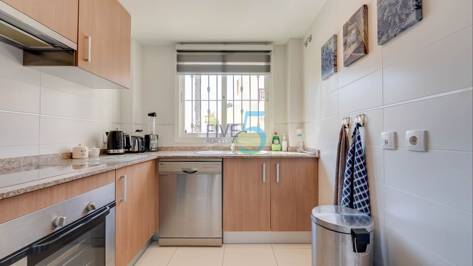 3 soverom Villa til salgs i Ciudad Quesada med svømmebasseng garasje - € 265 000 (Ref: 10008041)