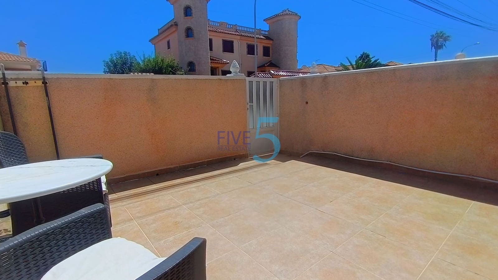 2 soverom Hus til salgs i Torrevieja med svømmebasseng - € 119 995 (Ref: 10009772)