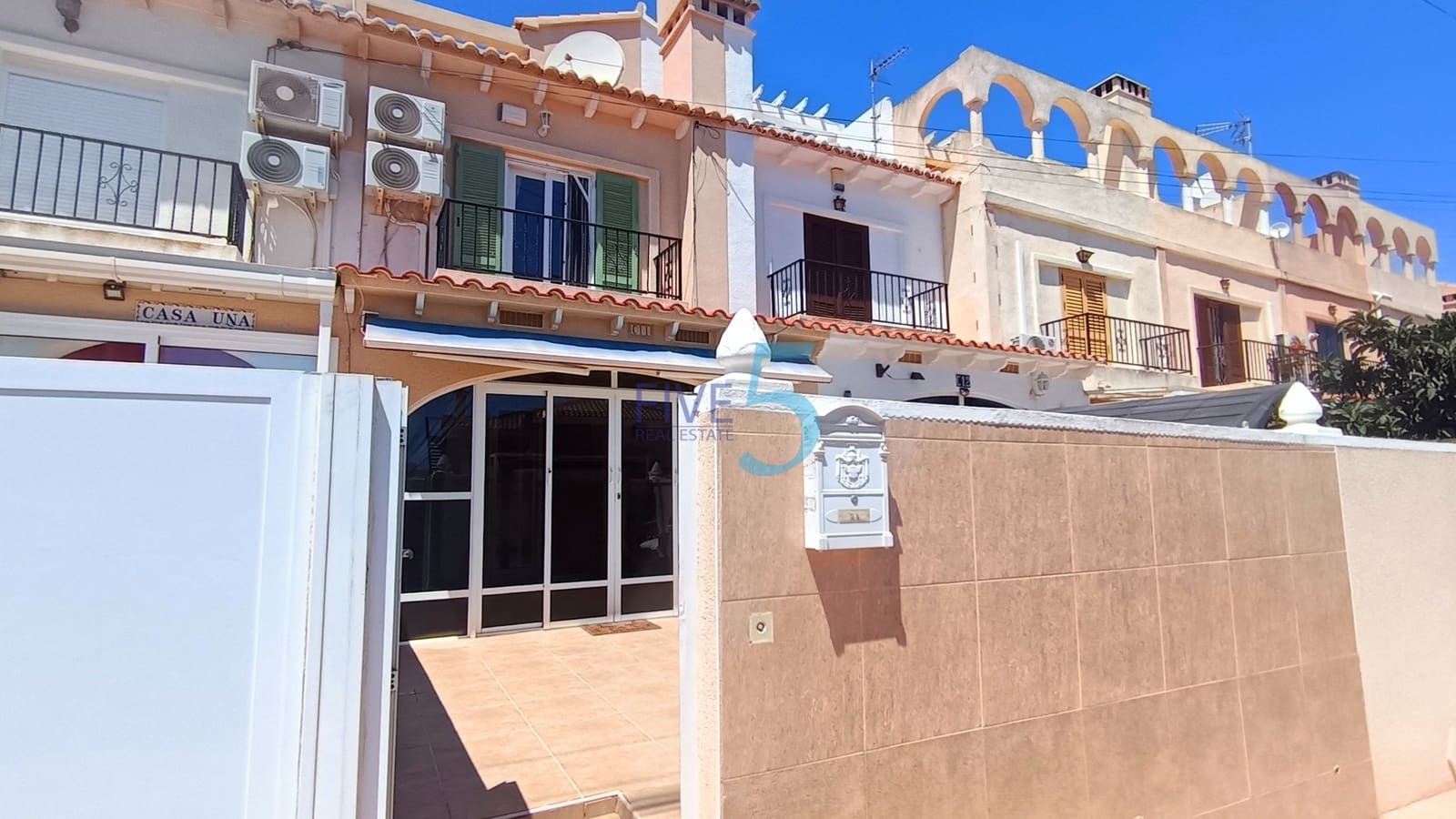 2 soverom Hus til salgs i Torrevieja med svømmebasseng - € 119 995 (Ref: 10009772)