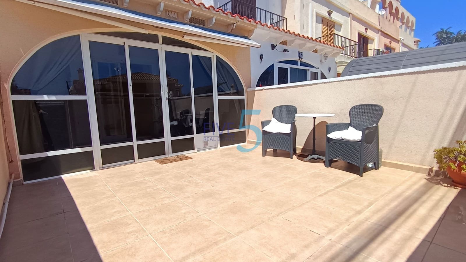 2 soverom Hus til salgs i Torrevieja med svømmebasseng - € 119 995 (Ref: 10009772)
