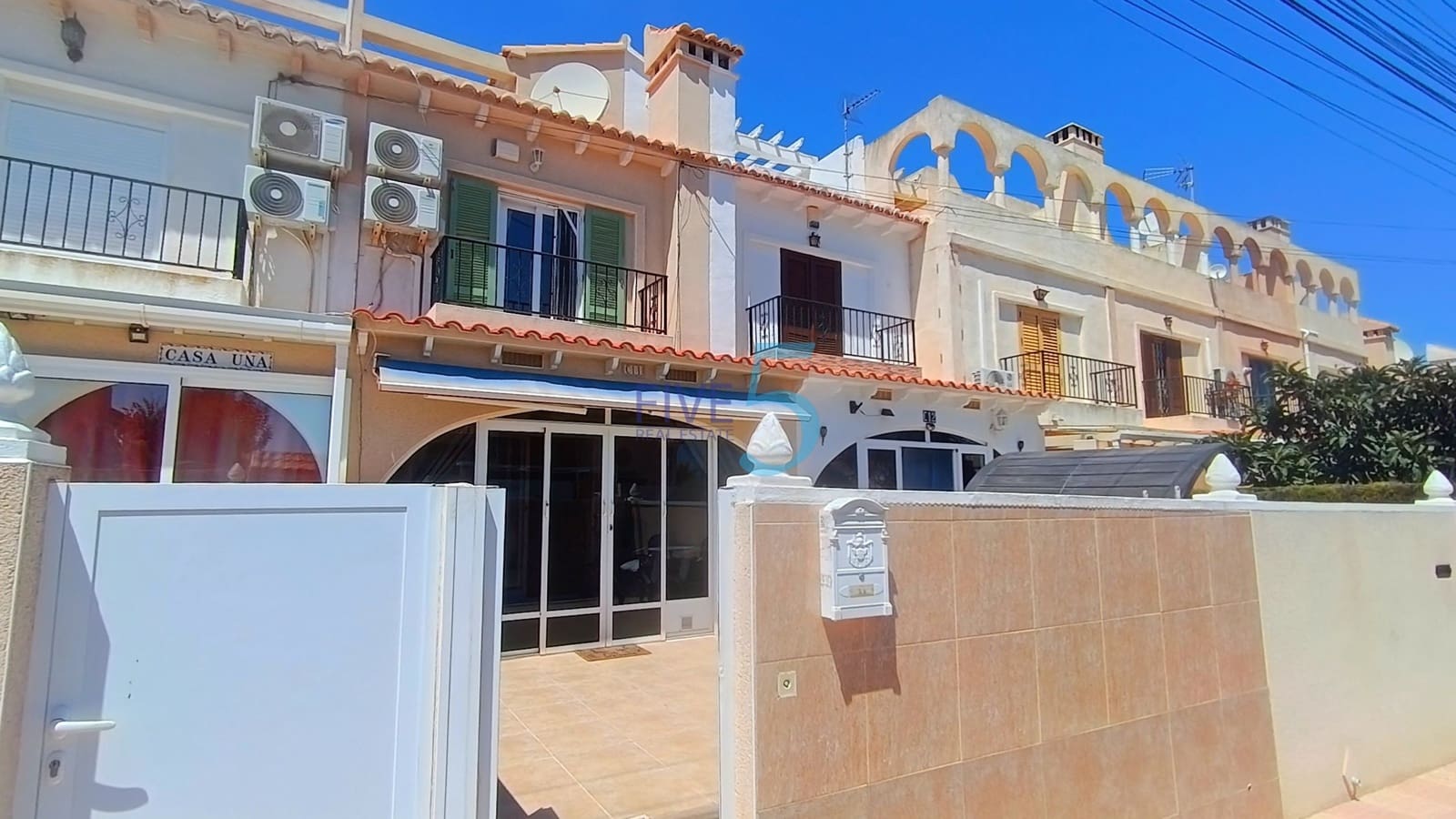 2 soverom Hus til salgs i Torrevieja med svømmebasseng - € 119 995 (Ref: 10009772)