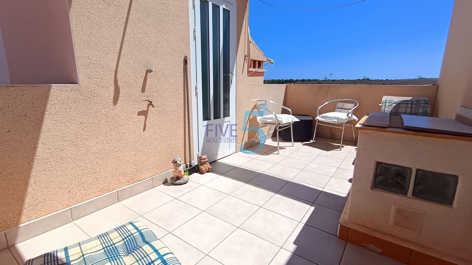 2 soverom Hus til salgs i Torrevieja med svømmebasseng - € 119 995 (Ref: 10009772)