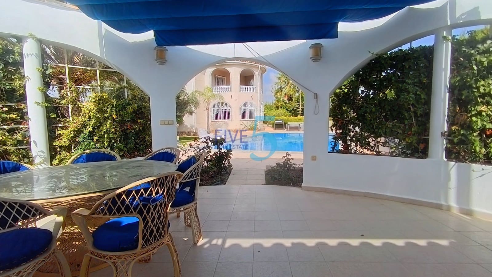 4 bedroom Villa for sale in Torrevieja with pool - € 620,000 (Ref: 10012503)