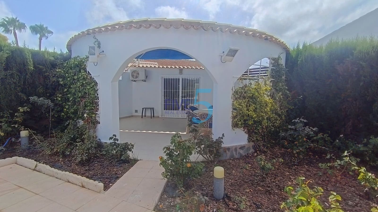 4 bedroom Villa for sale in Torrevieja with pool - € 620,000 (Ref: 10012503)