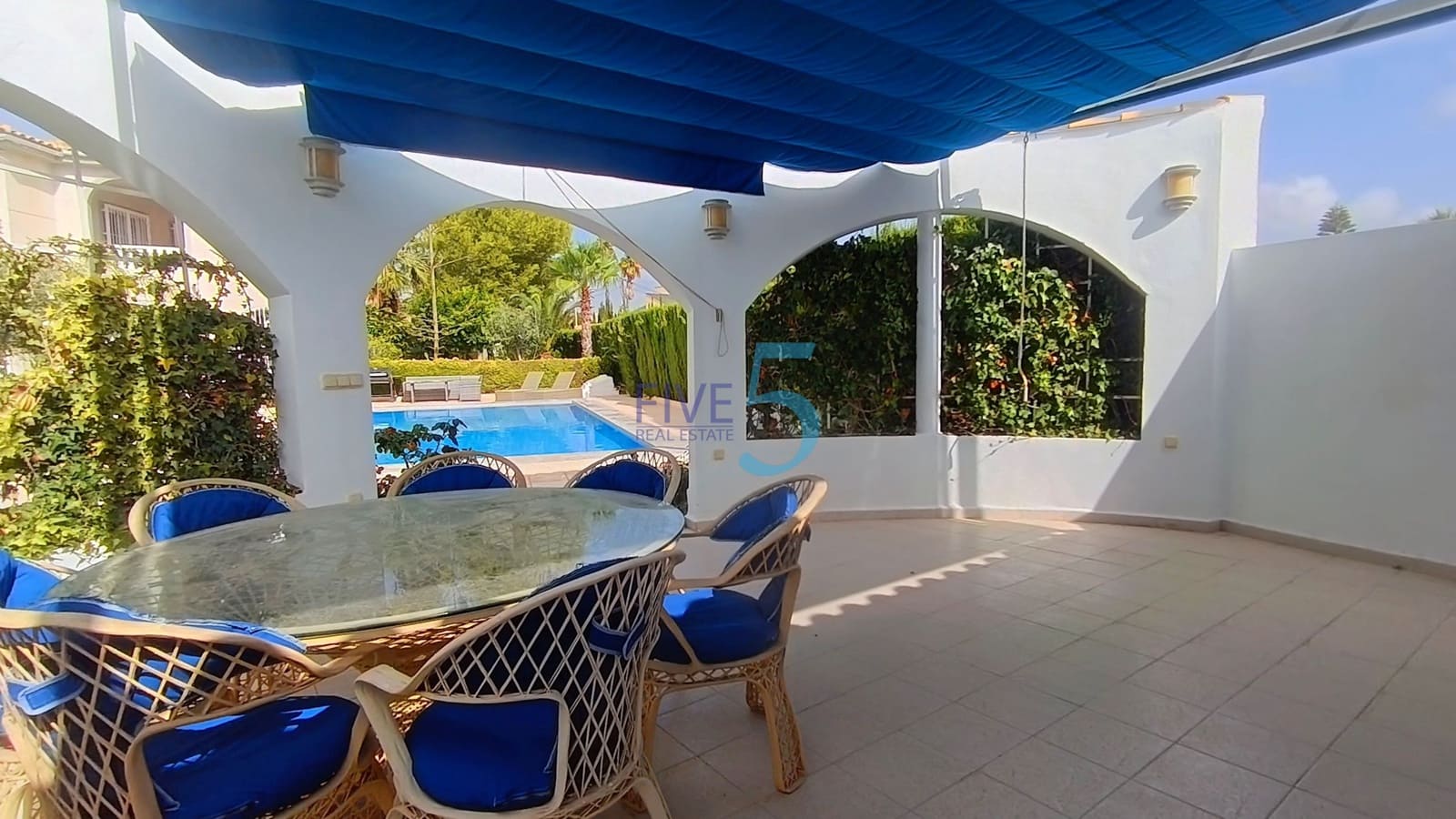 4 bedroom Villa for sale in Torrevieja with pool - € 620,000 (Ref: 10012503)