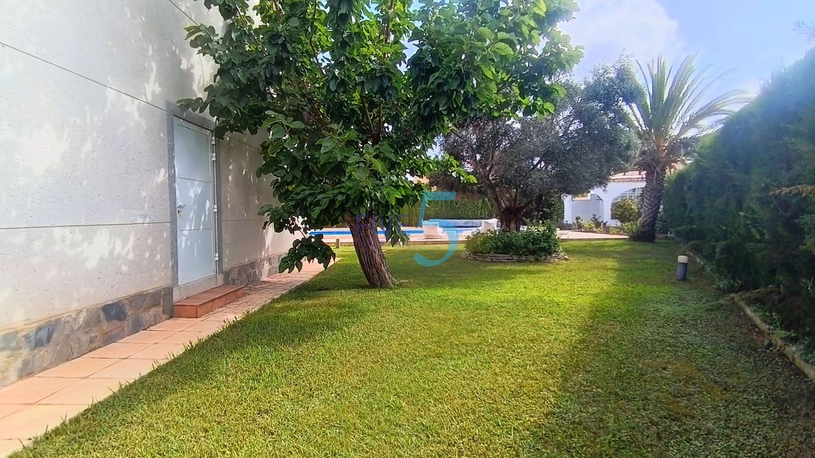 4 bedroom Villa for sale in Torrevieja with pool - € 620,000 (Ref: 10012503)