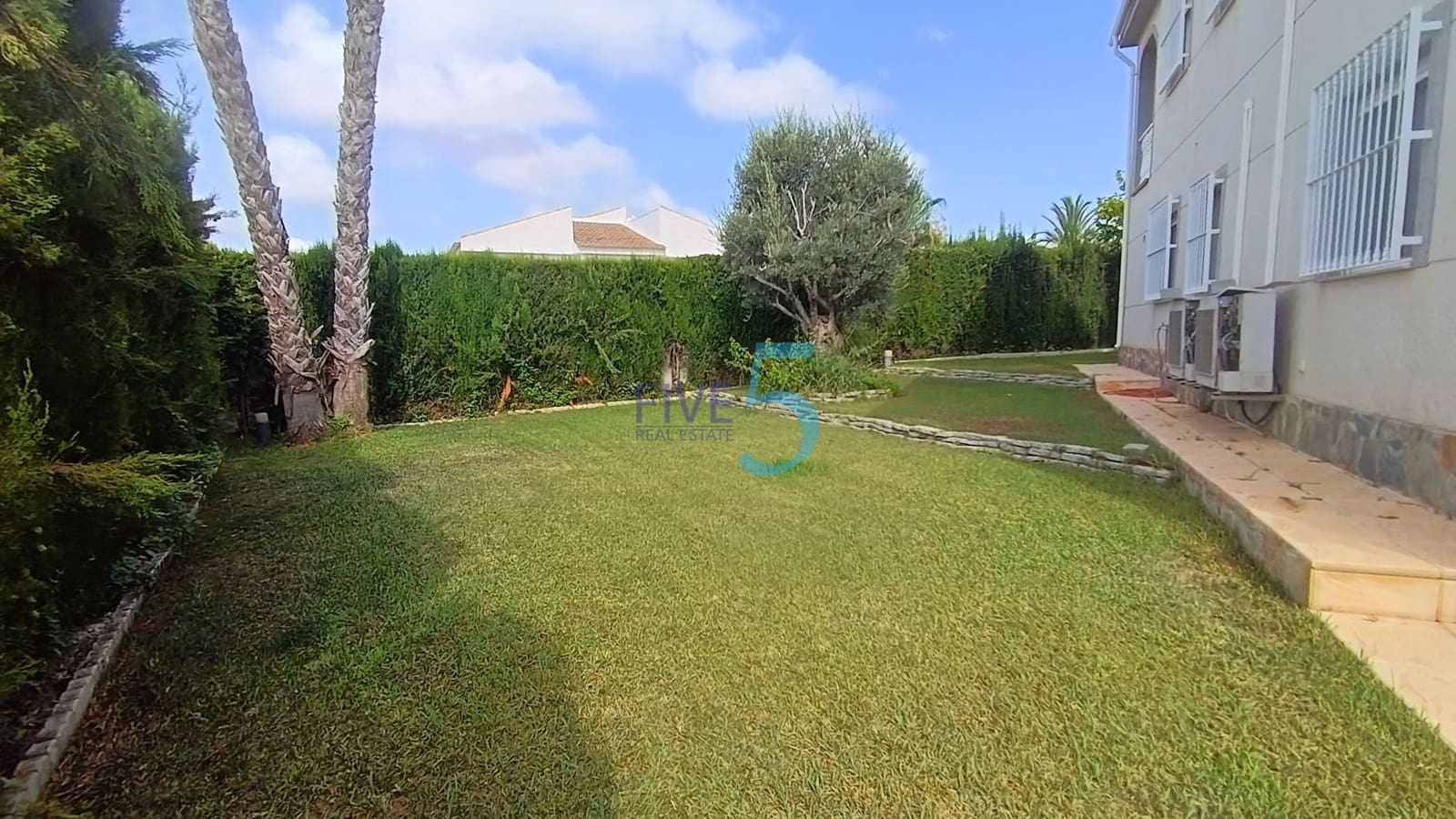 4 bedroom Villa for sale in Torrevieja with pool - € 620,000 (Ref: 10012503)