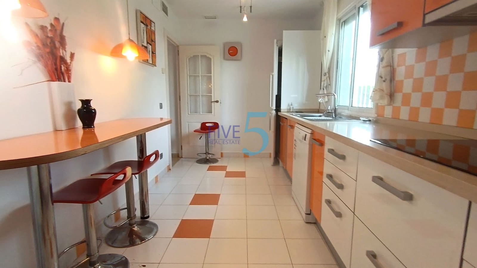 4 bedroom Villa for sale in Torrevieja with pool - € 620,000 (Ref: 10012503)