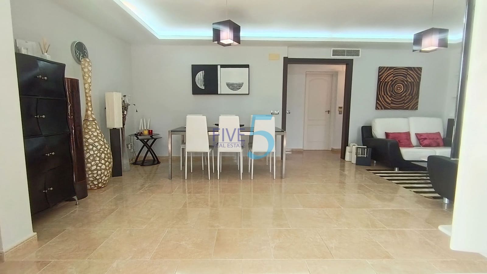 4 bedroom Villa for sale in Torrevieja with pool - € 620,000 (Ref: 10012503)