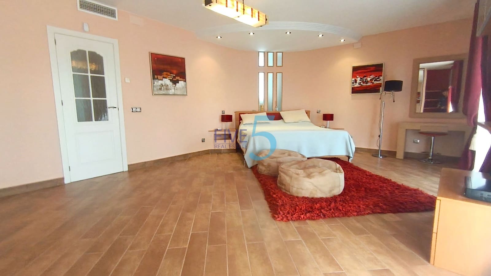 4 bedroom Villa for sale in Torrevieja with pool - € 620,000 (Ref: 10012503)