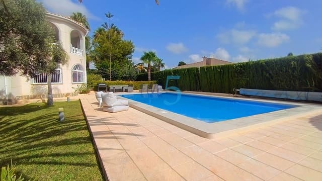 4 bedroom Villa for sale in Torrevieja with pool - € 620,000 (Ref: 10012503)
