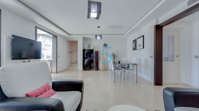 4 camera da letto Villa in vendita in Torrevieja con piscina garage - 620.000 € (Rif: 10012503)
