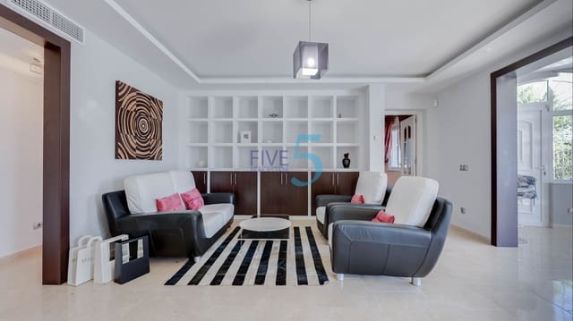 4 camera da letto Villa in vendita in Torrevieja con piscina garage - 620.000 € (Rif: 10012503)