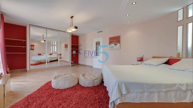 4 camera da letto Villa in vendita in Torrevieja con piscina garage - 620.000 € (Rif: 10012503)