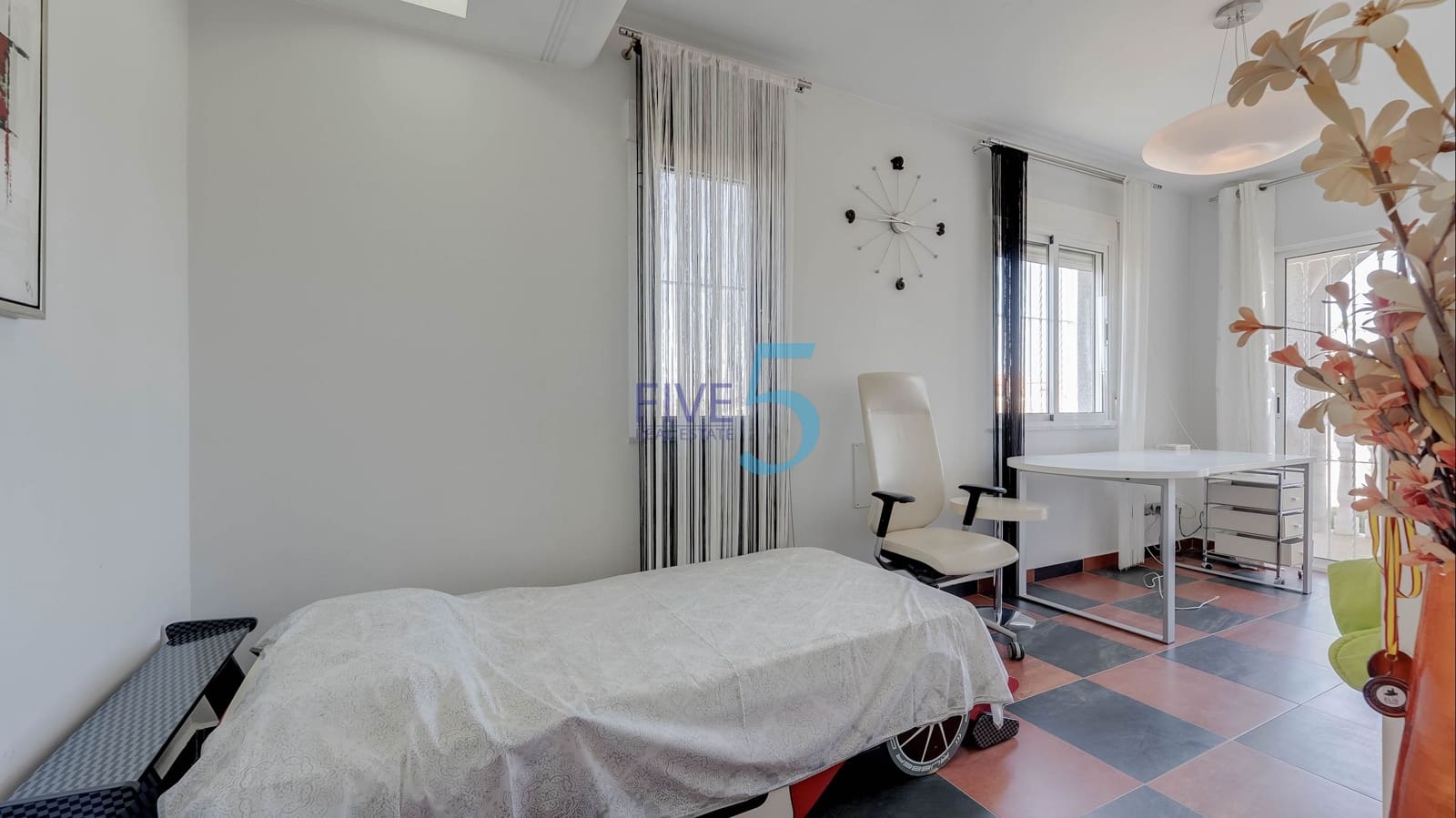 4 sovrum Villa till salu i Torrevieja med pool garage - 620 000 € (Ref: 10012503)