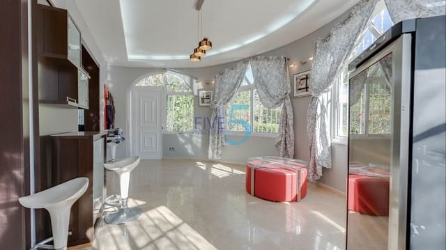 4 camera da letto Villa in vendita in Torrevieja con piscina garage - 620.000 € (Rif: 10012503)