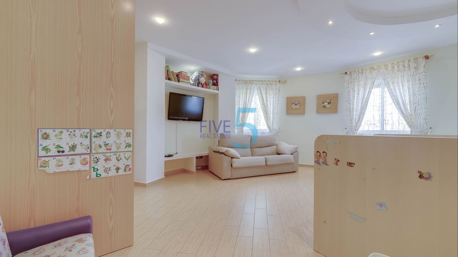 4 sovrum Villa till salu i Torrevieja med pool garage - 620 000 € (Ref: 10012503)