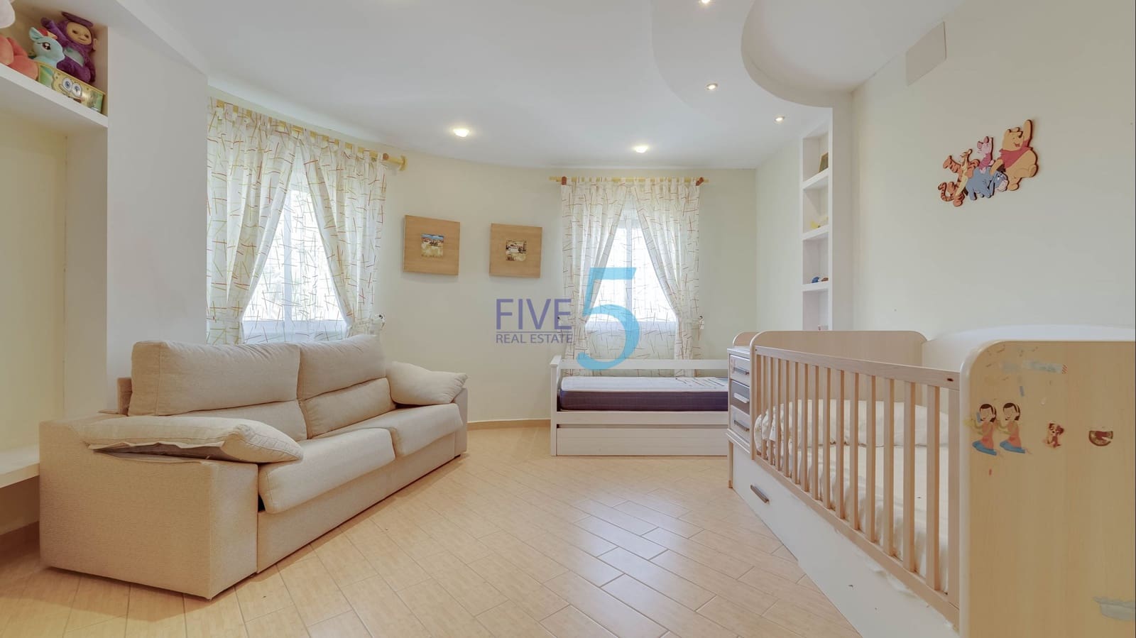 4 sovrum Villa till salu i Torrevieja med pool garage - 620 000 € (Ref: 10012503)