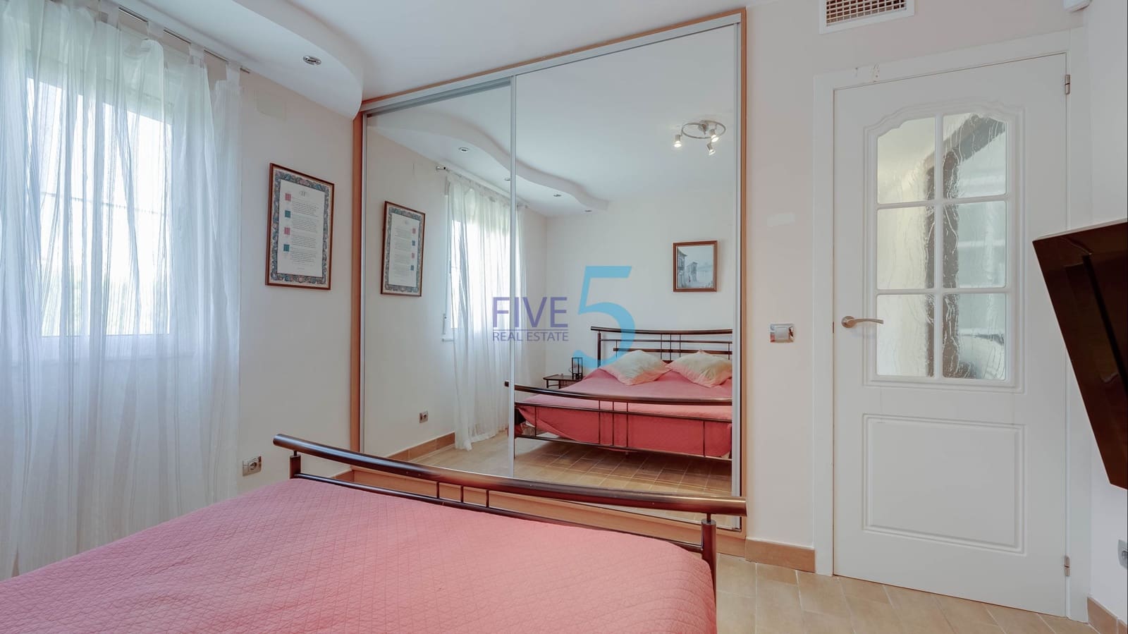 4 sovrum Villa till salu i Torrevieja med pool garage - 620 000 € (Ref: 10012503)