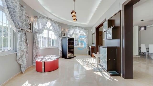 4 camera da letto Villa in vendita in Torrevieja con piscina garage - 620.000 € (Rif: 10012503)