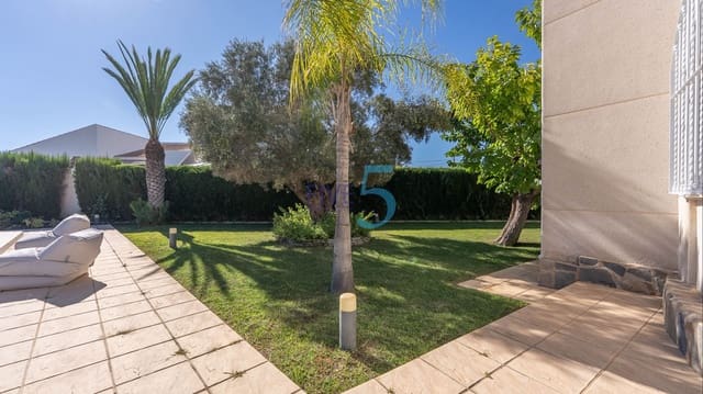 4 camera da letto Villa in vendita in Torrevieja con piscina garage - 620.000 € (Rif: 10012503)