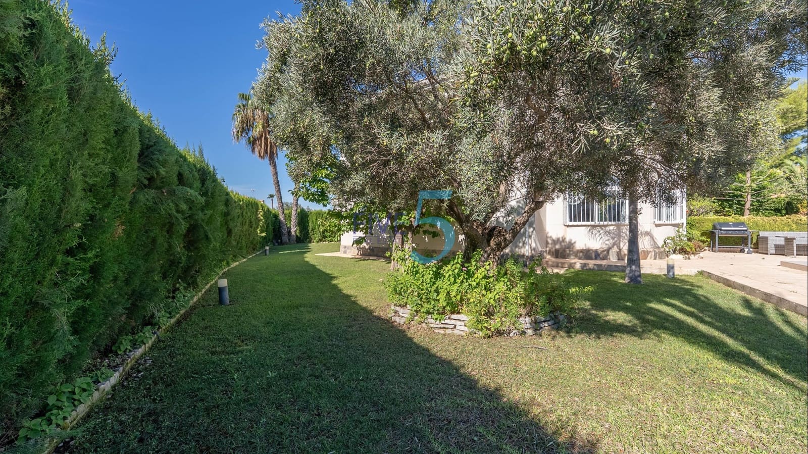 4 sovrum Villa till salu i Torrevieja med pool garage - 620 000 € (Ref: 10012503)
