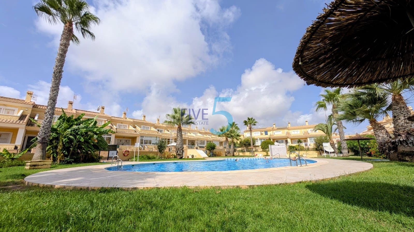 4 bedroom Townhouse for sale in Orihuela Costa with pool - € 325,000 (Ref: 10012584)