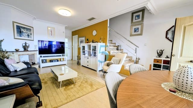 4 quarto Casa em Banda para venda em Punta Prima, Orihuela com piscina - 325 000 € (Ref: 10012584)