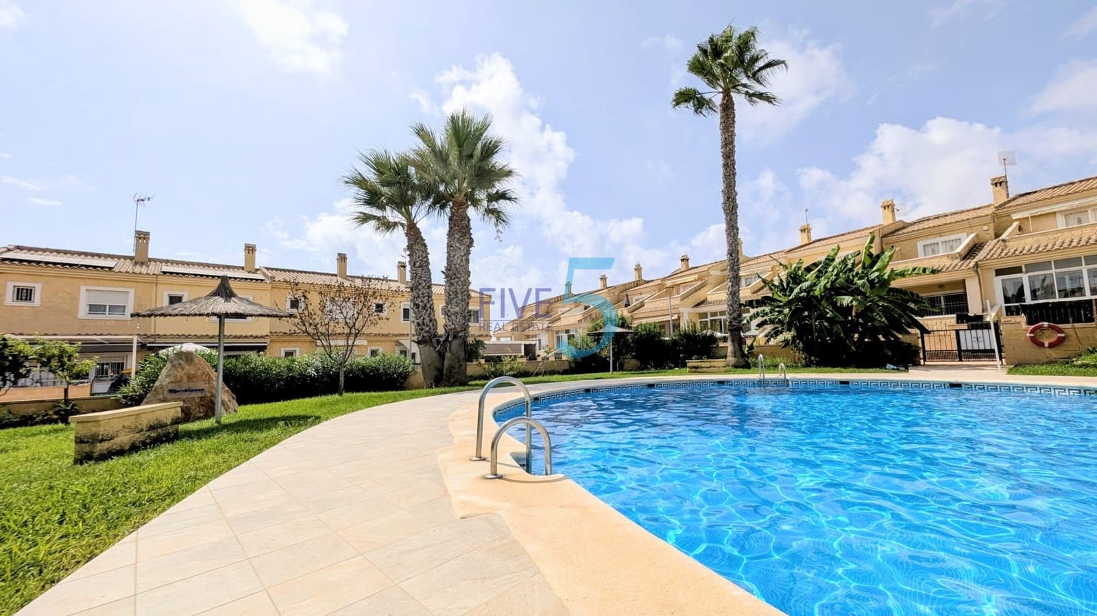 4 sypialnia Dom na sprzedaż w Orihuela Costa z basenem - 325 000 € (Ref: 10012584)