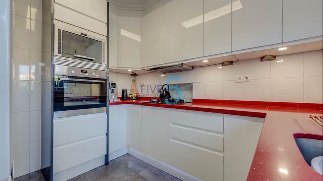 4 soverom Hus til salgs i Punta Prima, Orihuela med svømmebasseng garasje - € 299 999 (Ref: 10012584)