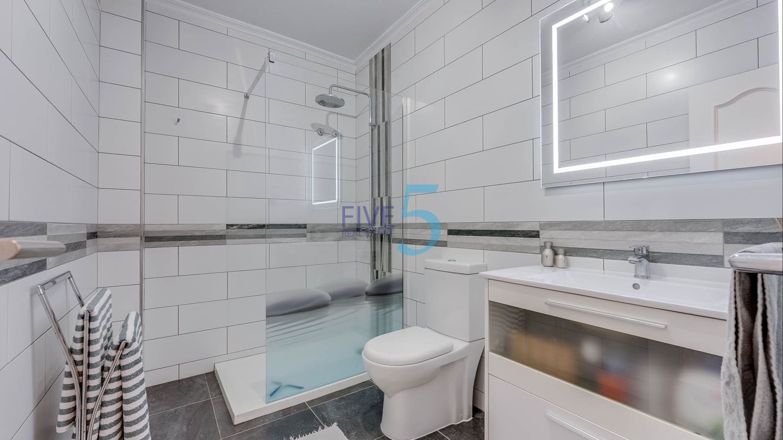 4 slaapkamer Huis te koop in Orihuela Costa met zwembad garage - € 325.000 (Ref: 10012584)