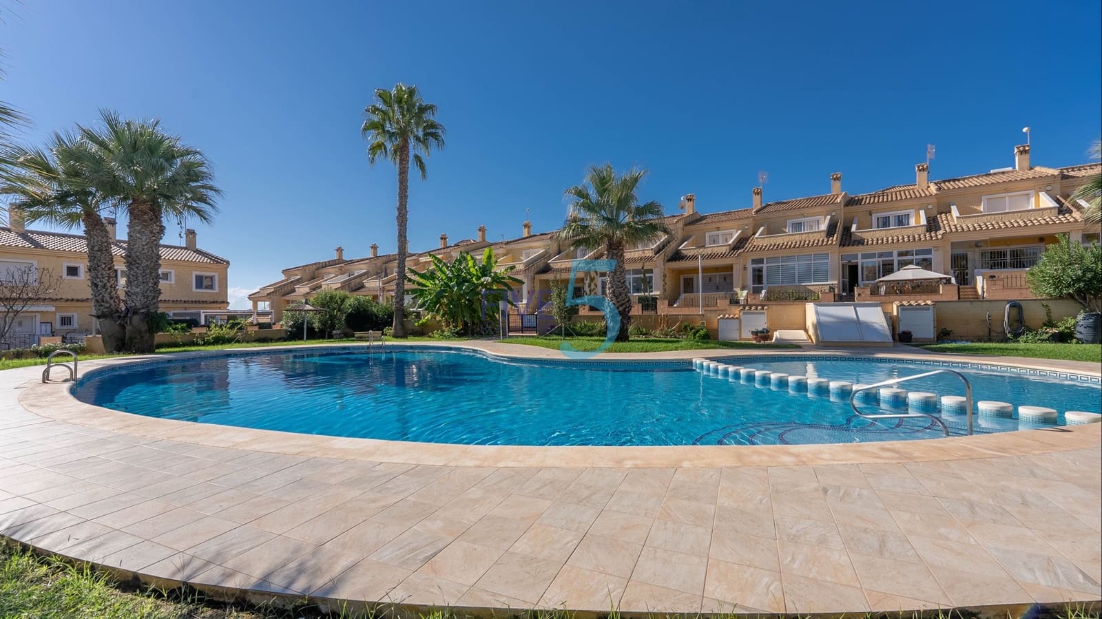 4 slaapkamer Huis te koop in Orihuela Costa met zwembad garage - € 325.000 (Ref: 10012584)