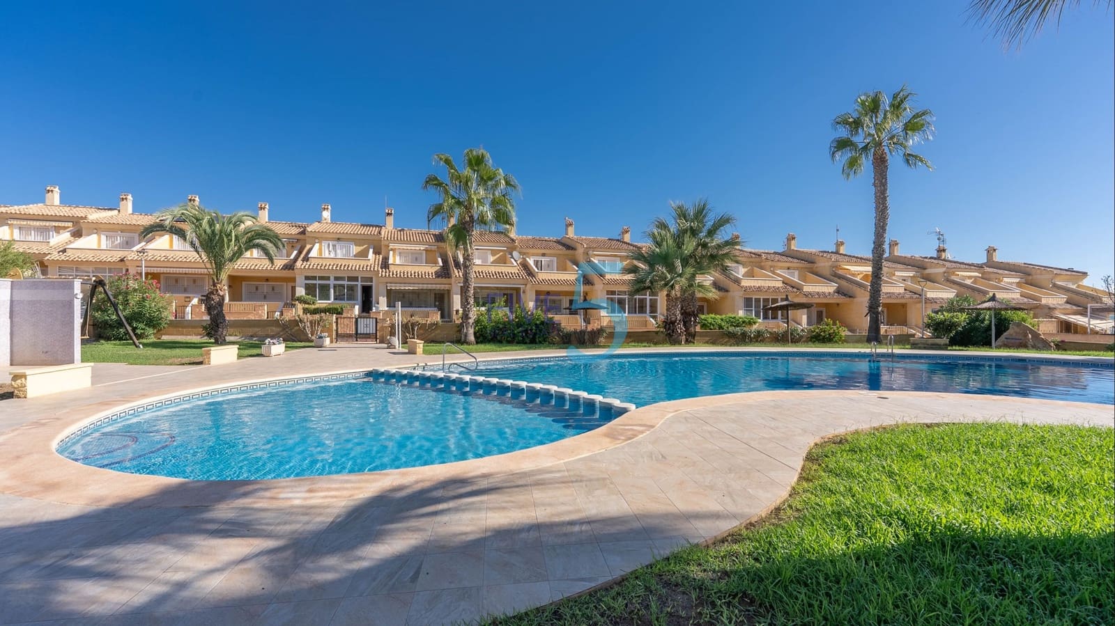 4 slaapkamer Huis te koop in Orihuela Costa met zwembad garage - € 325.000 (Ref: 10012584)