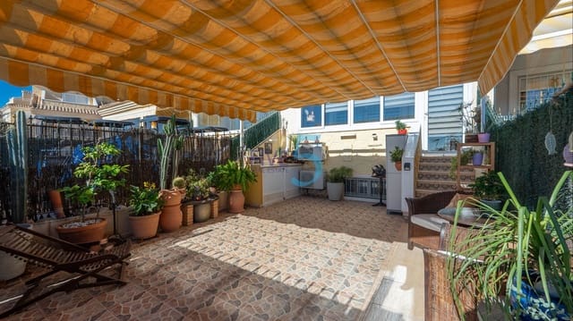 Casa de 4 habitaciones en Punta Prima, Orihuela en venta con piscina - 325.000 € (Ref: 10012584)