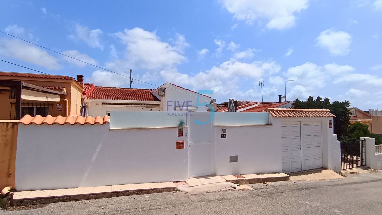 2 bedroom Bungalow for sale in Ciudad Quesada - € 195,000 (Ref: 10012585)
