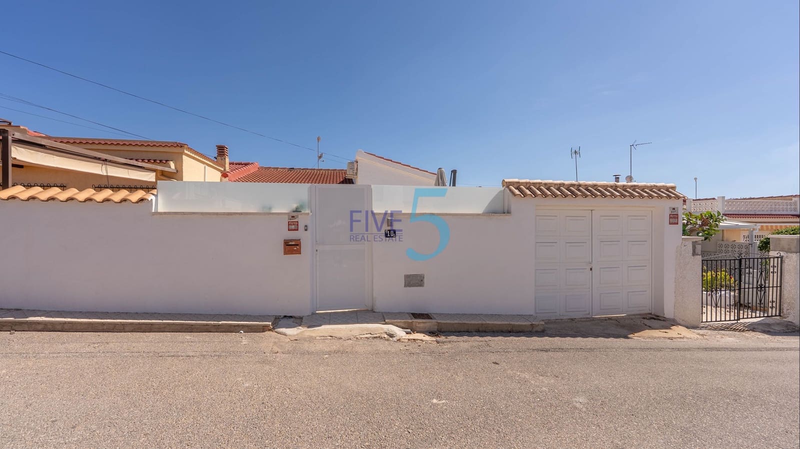 Bungalow de 2 habitaciones en Ciudad Quesada en venta con piscina garaje - 189.000 € (Ref: 10012585)