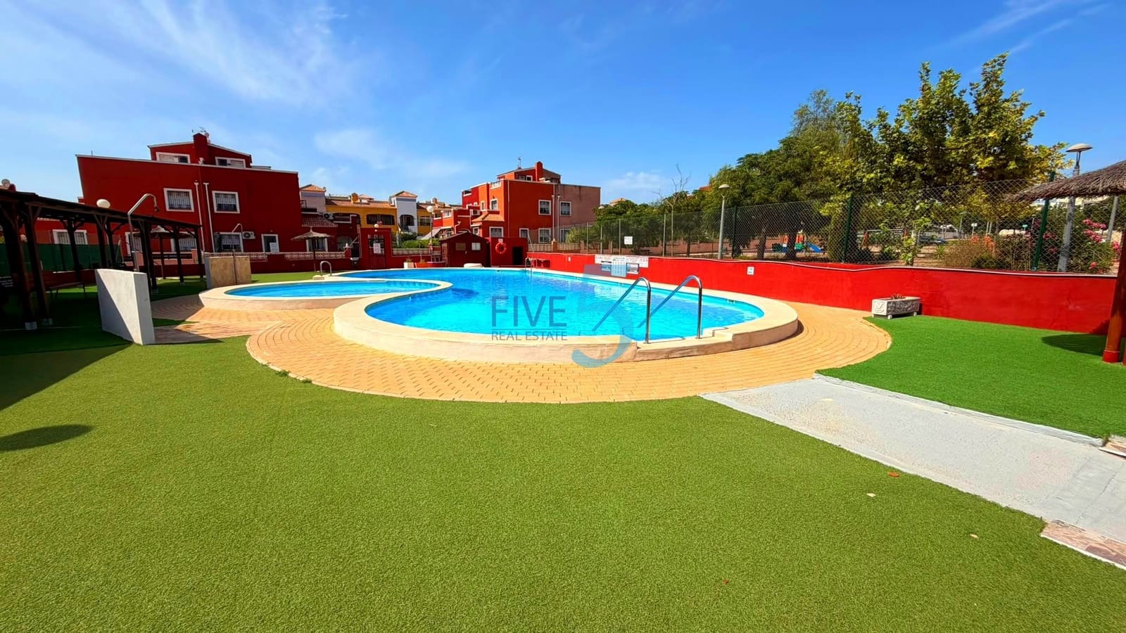Bungalow de 3 habitaciones en Los Montesinos en venta con piscina - 229.950 € (Ref: 10014701)