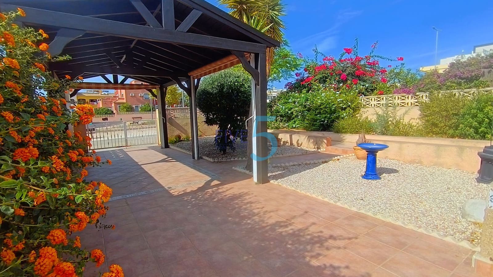 Bungalow de 3 habitaciones en Los Montesinos en venta con piscina - 229.950 € (Ref: 10014701)
