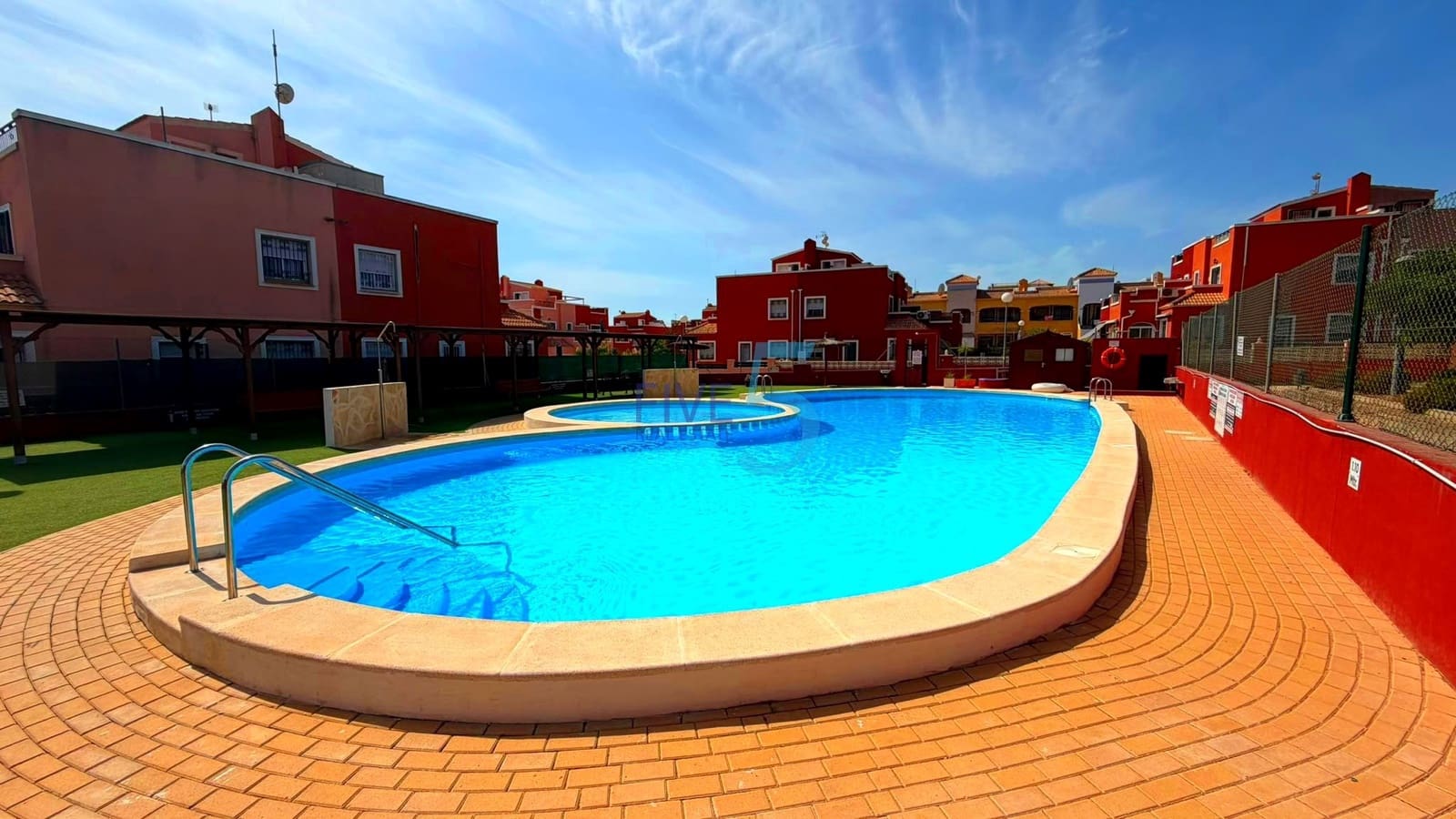 Bungalow de 3 habitaciones en Los Montesinos en venta con piscina - 229.950 € (Ref: 10014701)