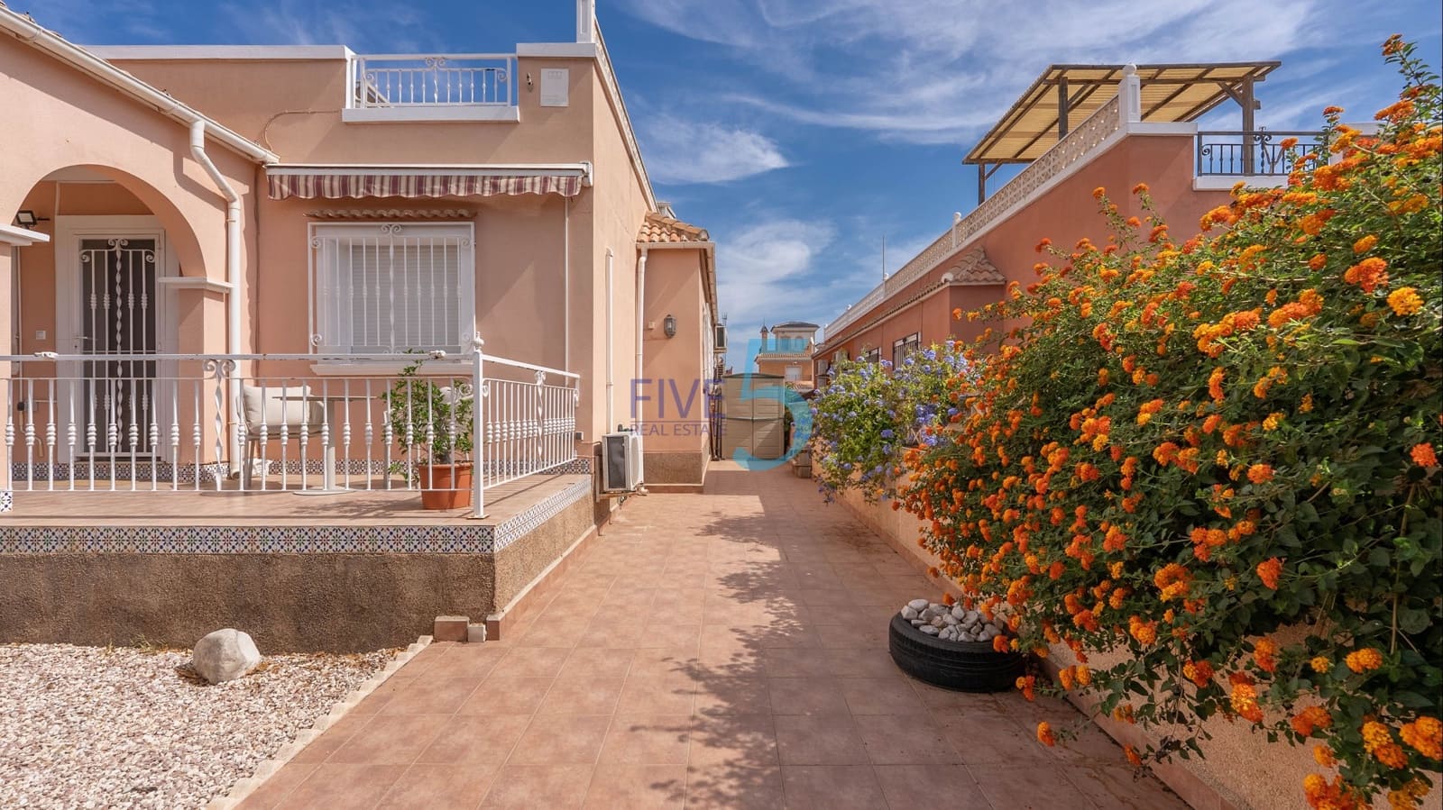 3 bedroom Bungalow for sale in Los Montesinos with pool - € 229,950 (Ref: 10014701)