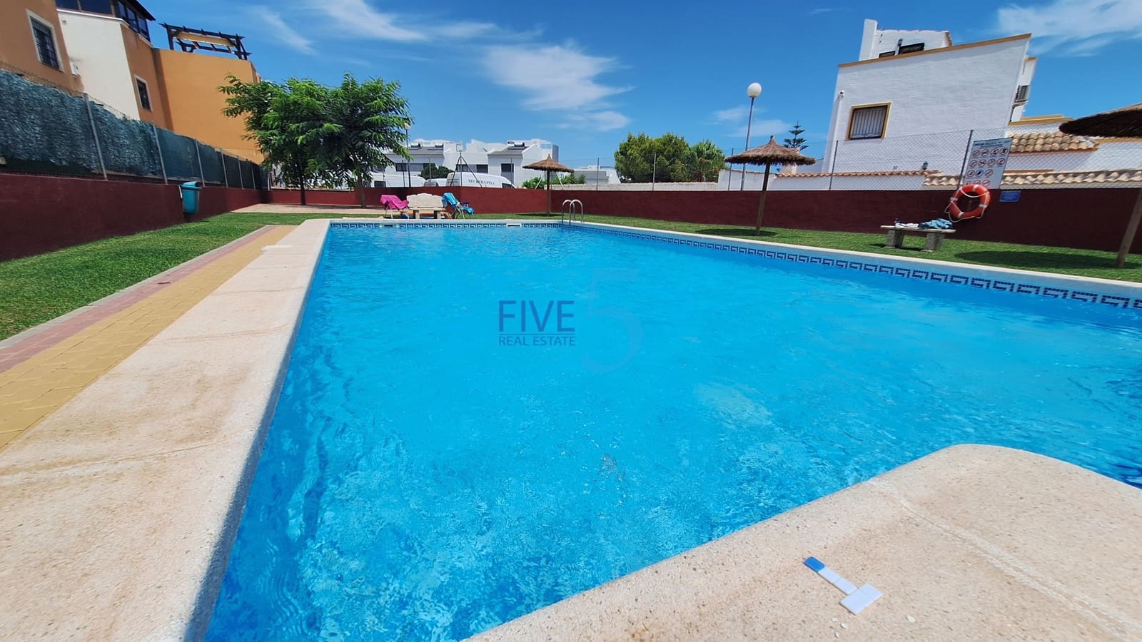 Apartamento de 2 habitaciones en Los Altos en venta con piscina garaje - 157.500 € (Ref: 10014942)