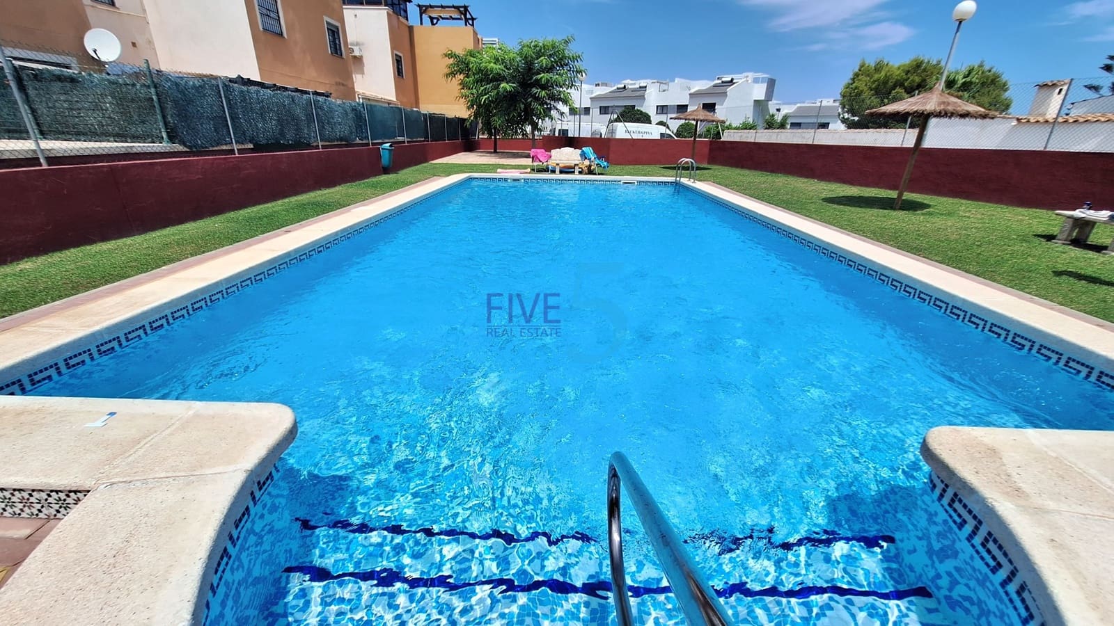 Apartamento de 2 habitaciones en Los Altos en venta con piscina garaje - 157.500 € (Ref: 10014942)