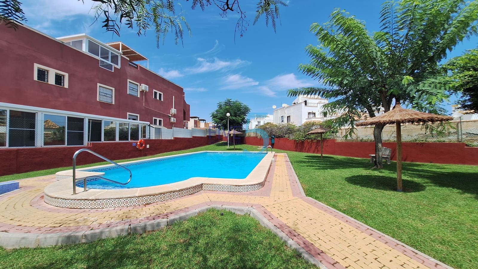 Apartamento de 2 habitaciones en Los Altos en venta con piscina garaje - 157.500 € (Ref: 10014942)