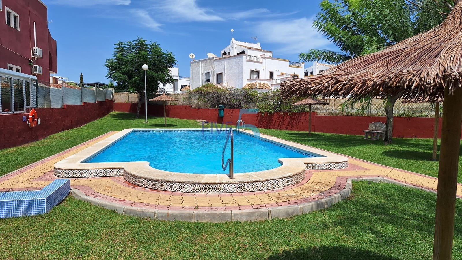 Apartamento de 2 habitaciones en Los Altos en venta con piscina garaje - 157.500 € (Ref: 10014942)