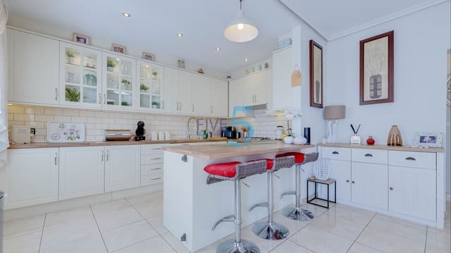 2 soverom Villa til salgs i Villamartin, Orihuela med svømmebasseng - € 350 000 (Ref: 10014943)